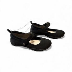 JSPORT Women’s Melody Mary Jane Shoes – Size 8 (New in Box)